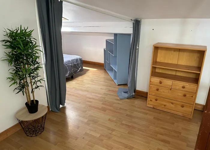 Appartement 2 Dans Le Centre De Cogolin